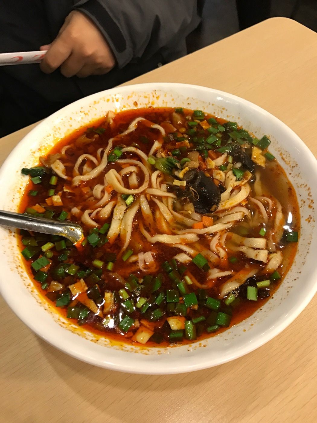 未央区紧急寻人:1确诊者曾在手擀面店就餐(周至一家三灭men案) 未央区紧急寻人:1确诊者曾在手擀面店就餐(周至一家三灭men案)